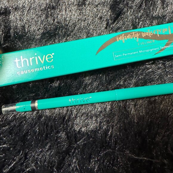 Thrive Causemetics Infinity Waterproof Eyeliner  Lauren 0.01 Oz  NEW - Picture 4 of 4